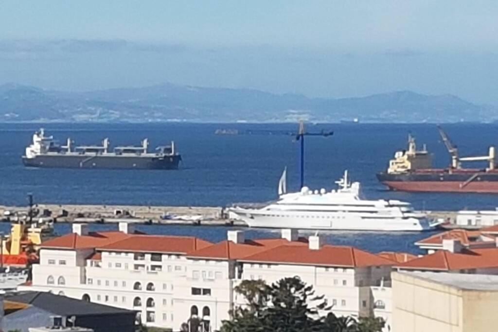 Charming Colonial Flat In Historic Building Apartman Gibraltár Kültér fotó