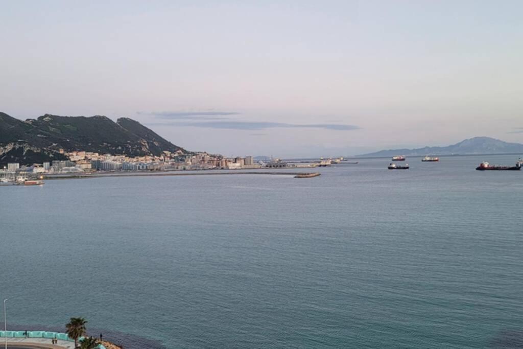 Charming Colonial Flat In Historic Building Apartman Gibraltár Kültér fotó